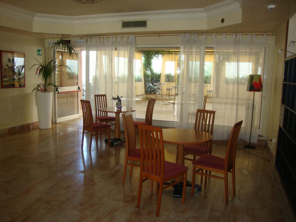 Park Hotel Roma Cassia Екстериор снимка